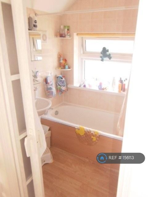 Upstairs Loo With Bath.