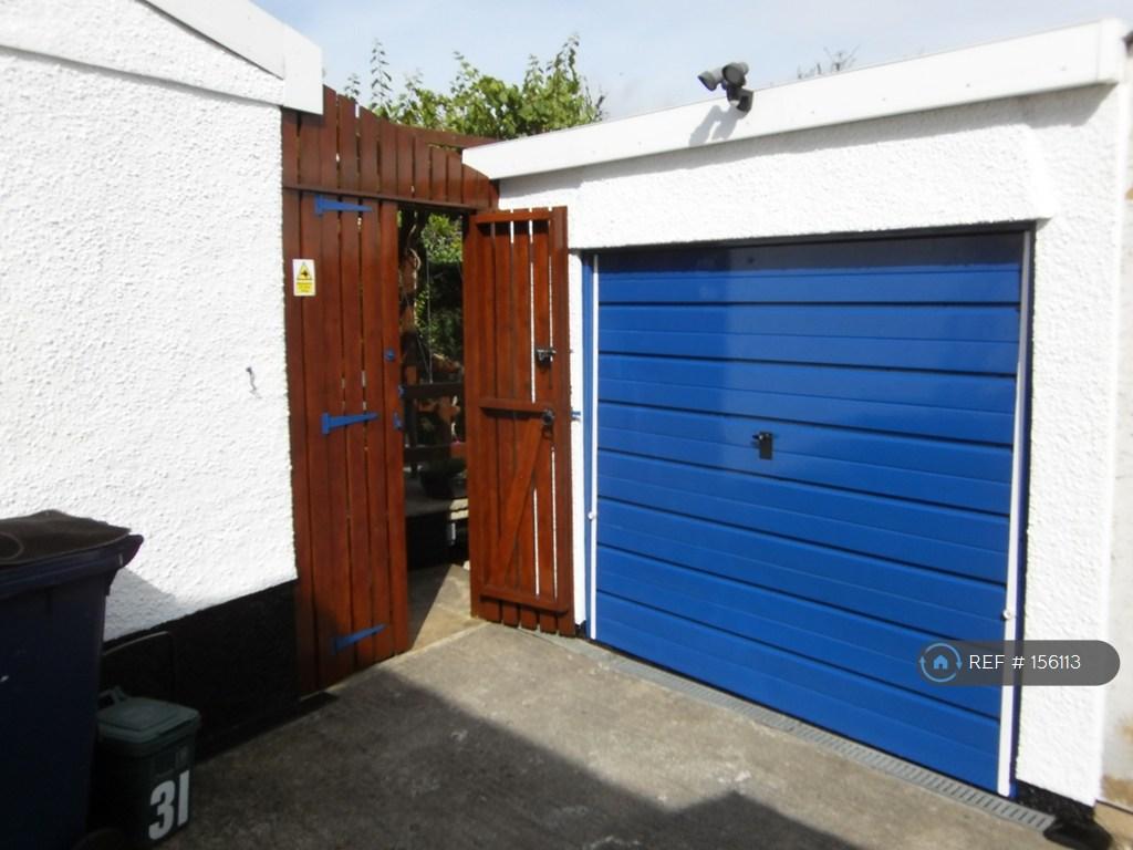 Garage.