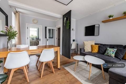 Royston Mains Crescent, Edinburgh, EH5
