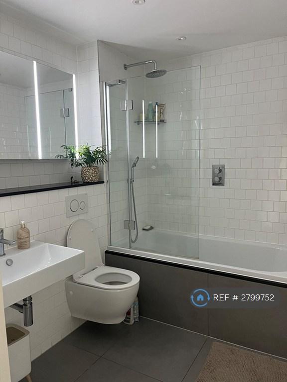 Ensuite Master Bathroom