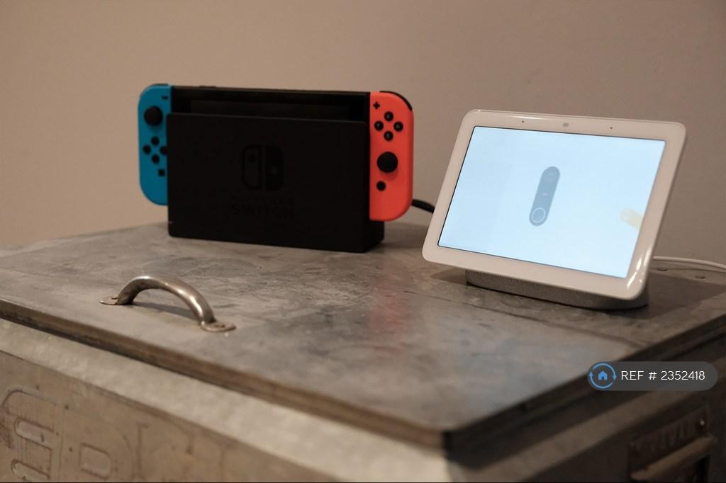 Google Home, Netflix, Spotify, Nintendo Switch