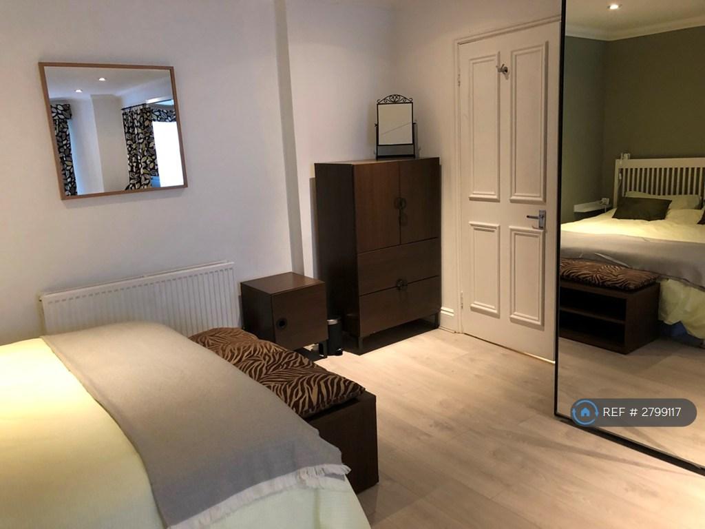 Large Wardrobe And Plenty Of Other Storage