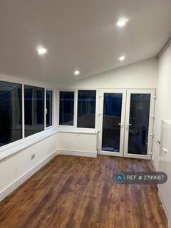 3 bedroom semi-detached house to rent, Coldstream Close, Warrington, WA2