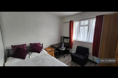 1 bedroom in a flat share to rent, Rowland Hill House, London, SE1