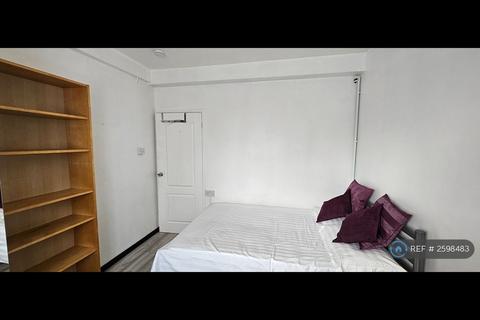 1 bedroom in a flat share to rent, Rowland Hill House, London, SE1