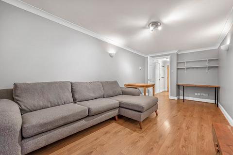 undefined, Hampton Court, King & Queen Wharf, Rotherhithe Street, London, SE16