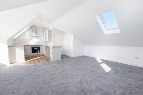 2 bedroom flat to rent, 64-66 Genesta Road, Westcliff-on-Sea SS0
