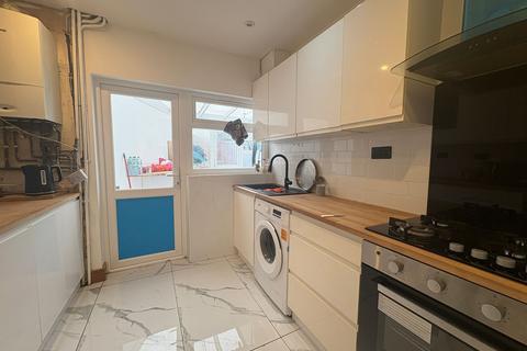 undefined, Richmond Crescent, Slough