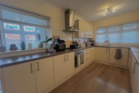 4 bedroom detached house for sale, Chamberlain Avenue, Canvey Island