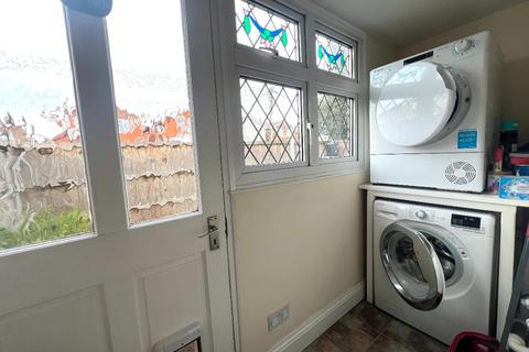 4 bedroom detached house for sale, Chamberlain Avenue, Canvey Island