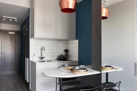 Studio to rent, Crossharbour Plaza