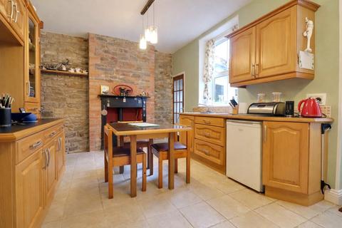 3 bedroom terraced house for sale, East Street, South Molton, Devon, EX36