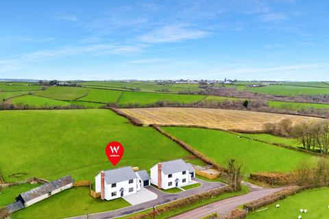 4 bedroom detached house for sale, Frithelstock, Torrington, EX38