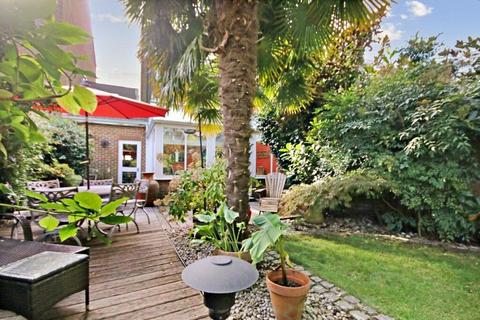 4 bedroom terraced house for sale, East Grinstead, West Sussex, RH19