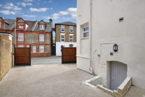 undefined, Maison Dieu Place, Dover