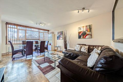 3 bedroom flat to rent, Garden Royal, Kersfield Road, London