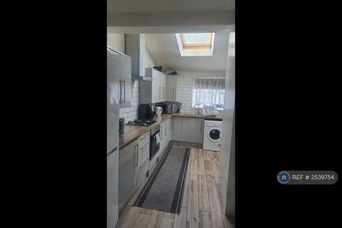 1 bedroom in a house share to rent - Waddon Court Road, Croydon, CR0