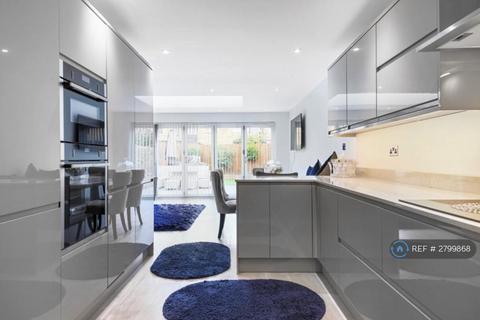 4 bedroom detached house to rent, Margett St, Cambridge, CB24