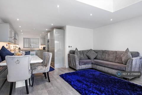 4 bedroom detached house to rent, Margett St, Cambridge, CB24