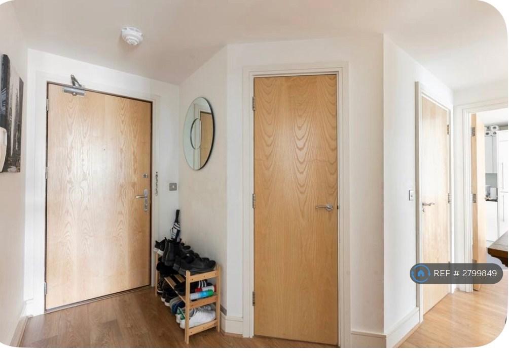 Flat Entry, Hallway