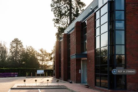 2 bedroom flat to rent, Wardour Place, Slough, SL1