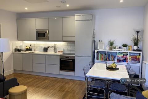 2 bedroom flat to rent, Wardour Place, Slough, SL1