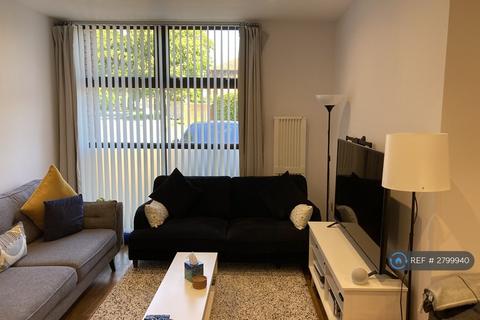 2 bedroom flat to rent, Wardour Place, Slough, SL1