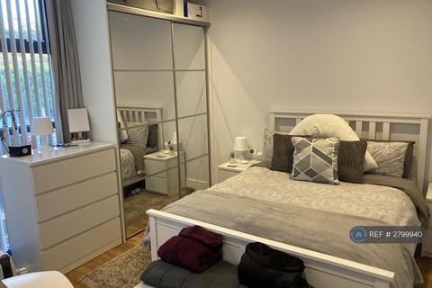2 bedroom flat to rent, Wardour Place, Slough, SL1