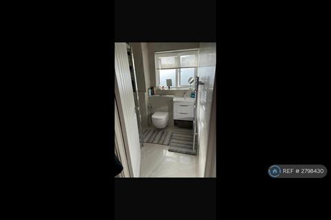 2 bedroom flat to rent, Wellstead Road, London, E6