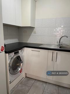 1 bedroom flat to rent, Saffron Court, London, E15