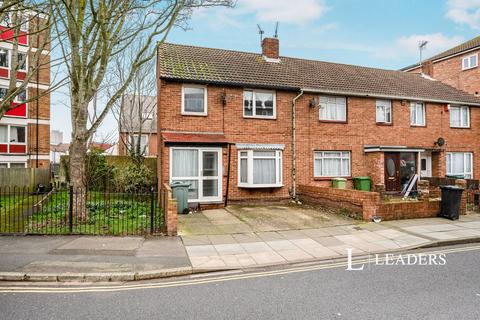 3 bedroom terraced house to rent, Cottage Grove, PO5