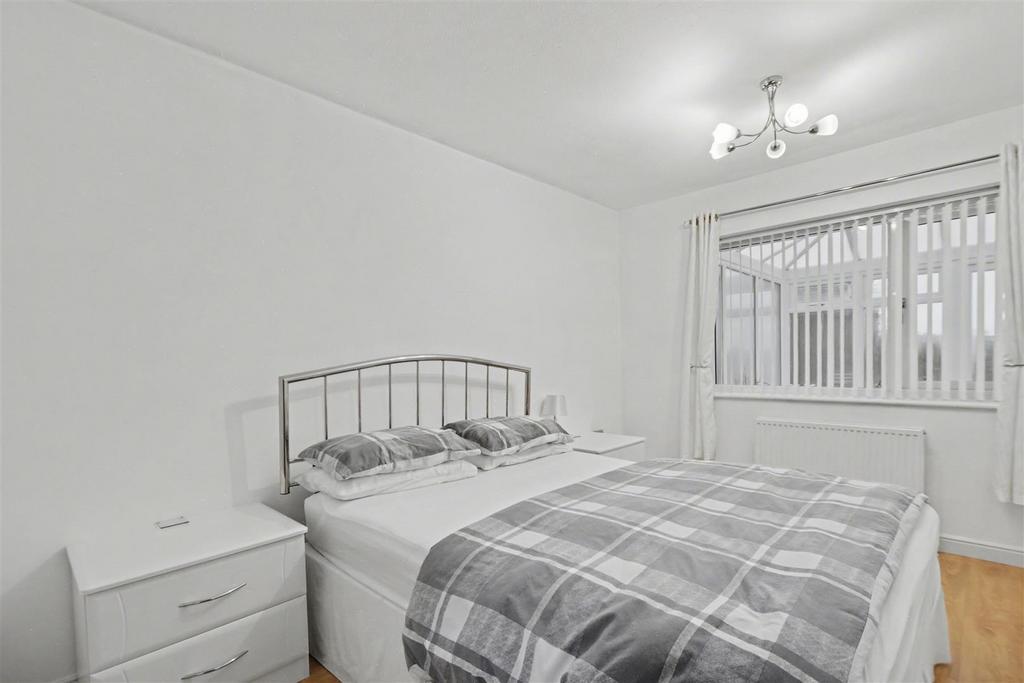 Bedroom 1 1.jpeg