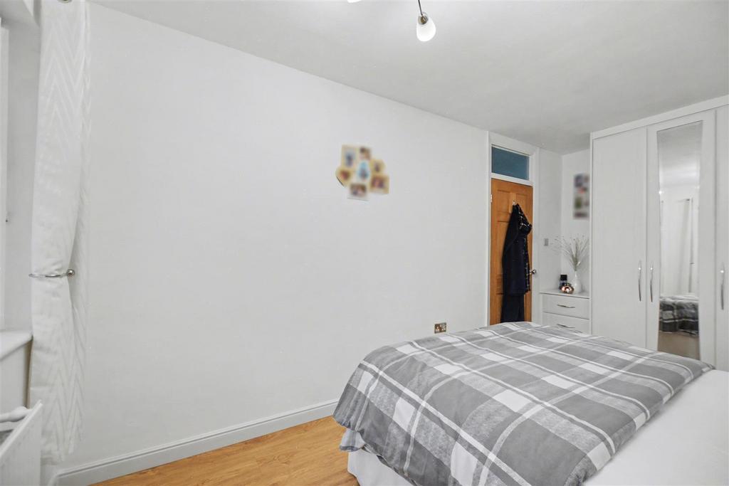 Bedroom 1 2.jpeg