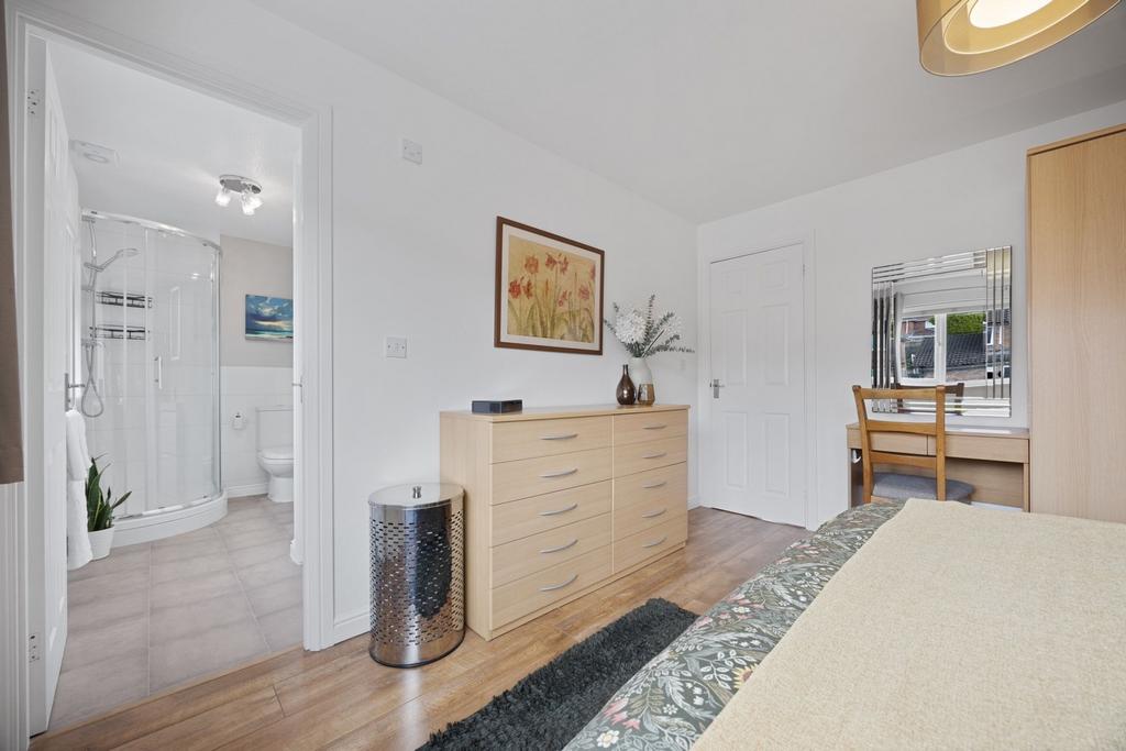 Master Bedroom to Ensuite