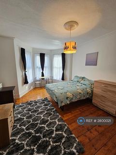 1 bedroom in a house share to rent, Lordship Lane, London, N22