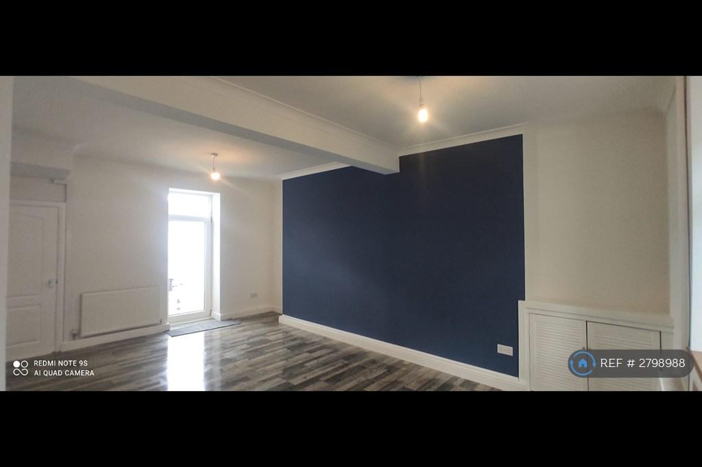 Lounge / Dining Room