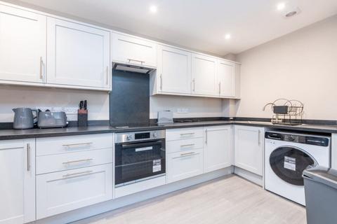 3 bedroom flat to rent, 0053L Madeira Street, Edinburgh, EH6 4AL