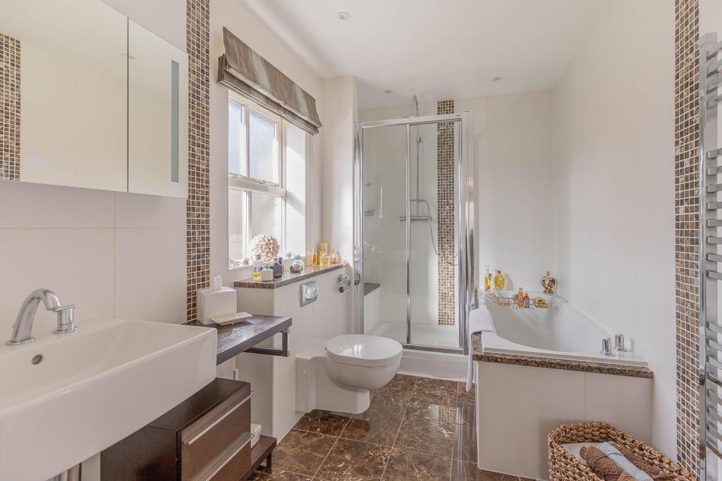 En Suite Bathroom