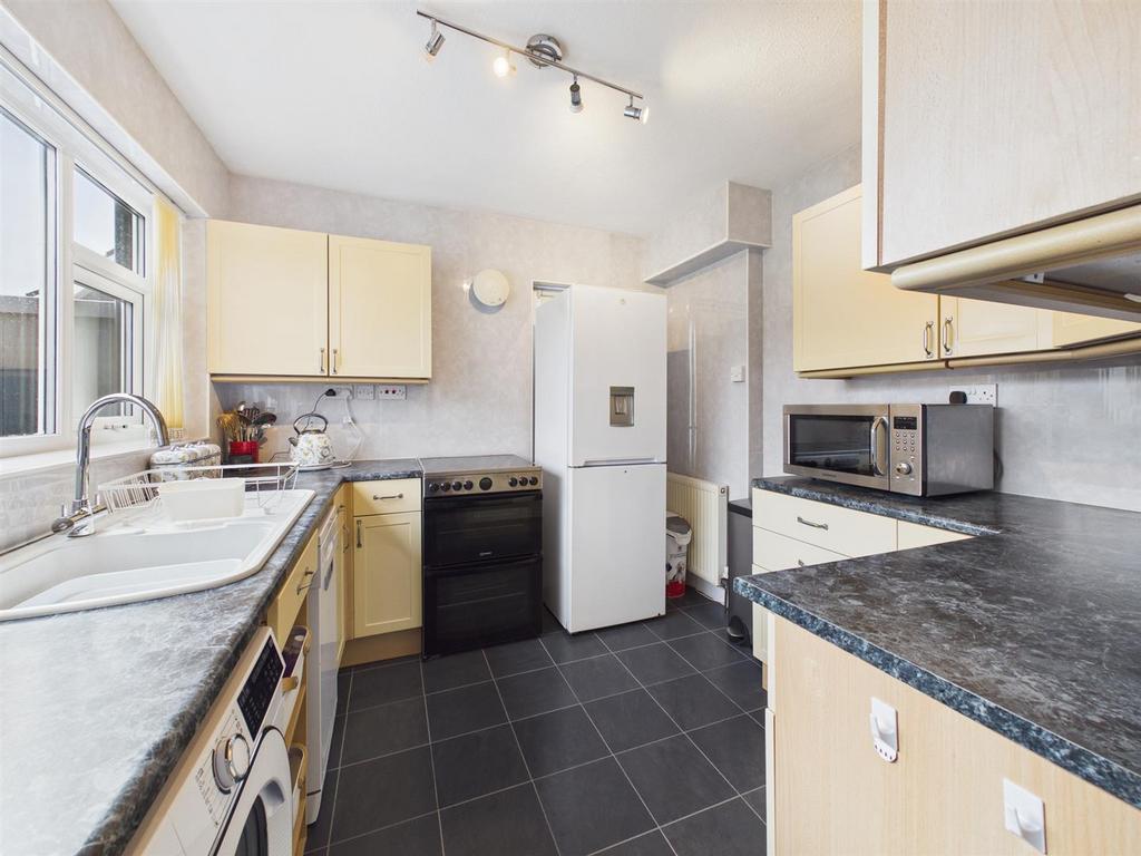 Kitchen: