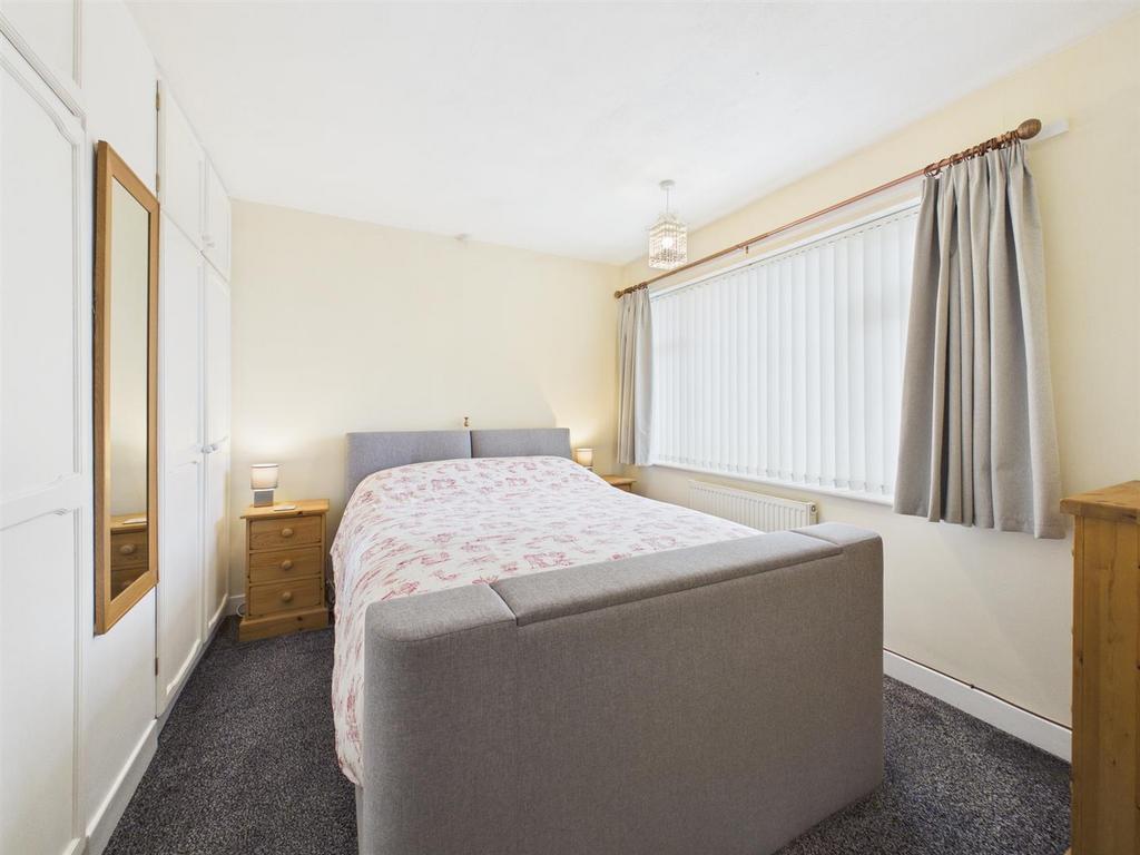 Bedroom: