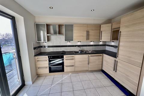 3 bedroom mews to rent, St Saviour