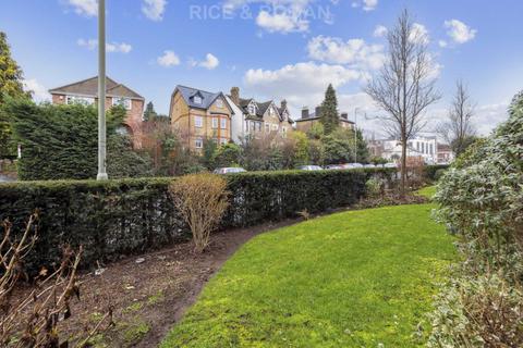 1 bedroom retirement property for sale, Kingston Avenue, Leatherhead KT22