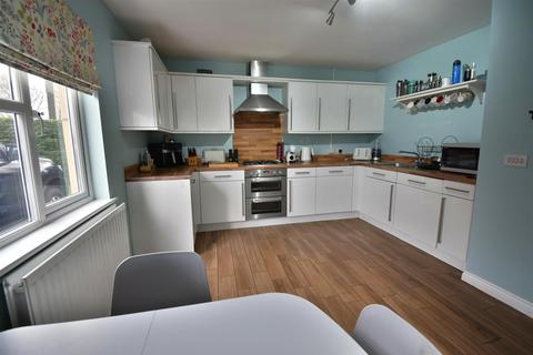 4 bedroom semi-detached house for sale, Redwood Avenue, Cleadon Vale, South Shields