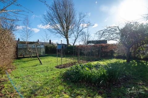 2 bedroom terraced house for sale, Camp Road, Freshwater