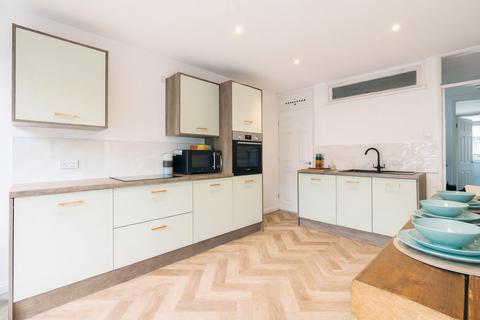 4 bedroom end of terrace house for sale, Cliff Road, Paignton, TQ4