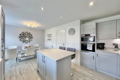 5 bedroom detached house for sale, Southdown Close, Thornton FY5