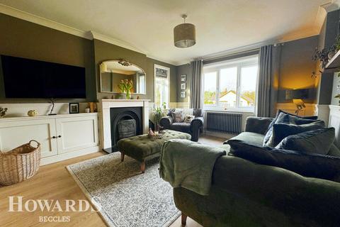3 bedroom detached bungalow for sale, Park Drive, Worlingham, Beccles