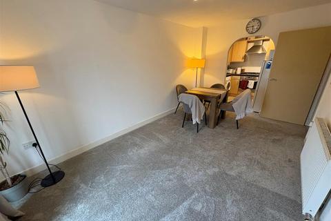 2 bedroom apartment for sale, Sandhill Close, Rhodesway, Bradford