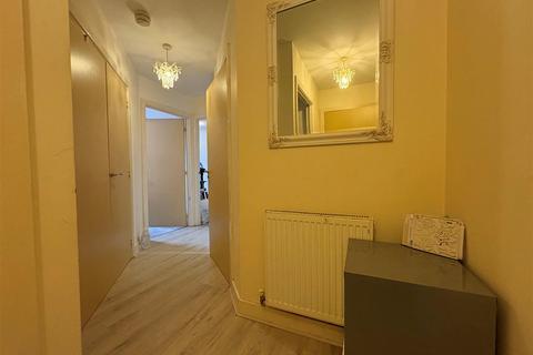 2 bedroom apartment for sale, Sandhill Close, Rhodesway, Bradford
