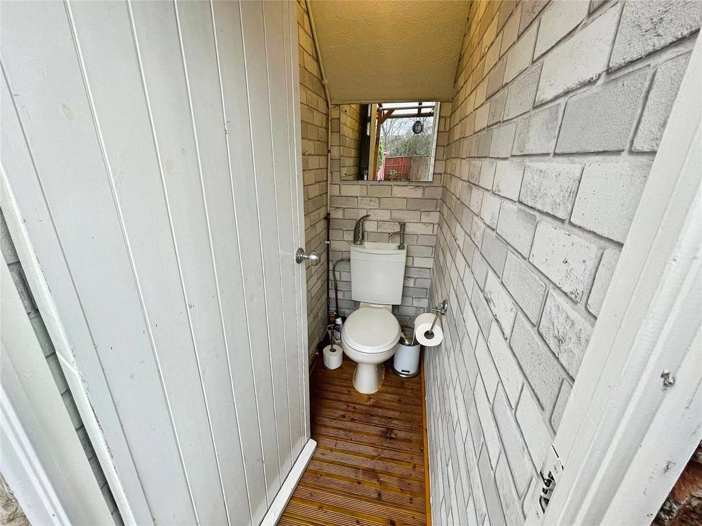 Outside Wc